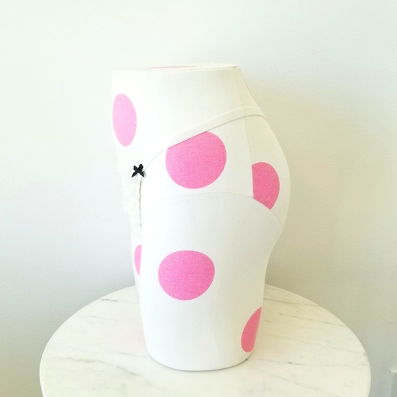 Victoria's Secret Vintage Very Sexy Strappy Lace Ruffle Mesh V-String Panty NWT - Picture 3 of 15